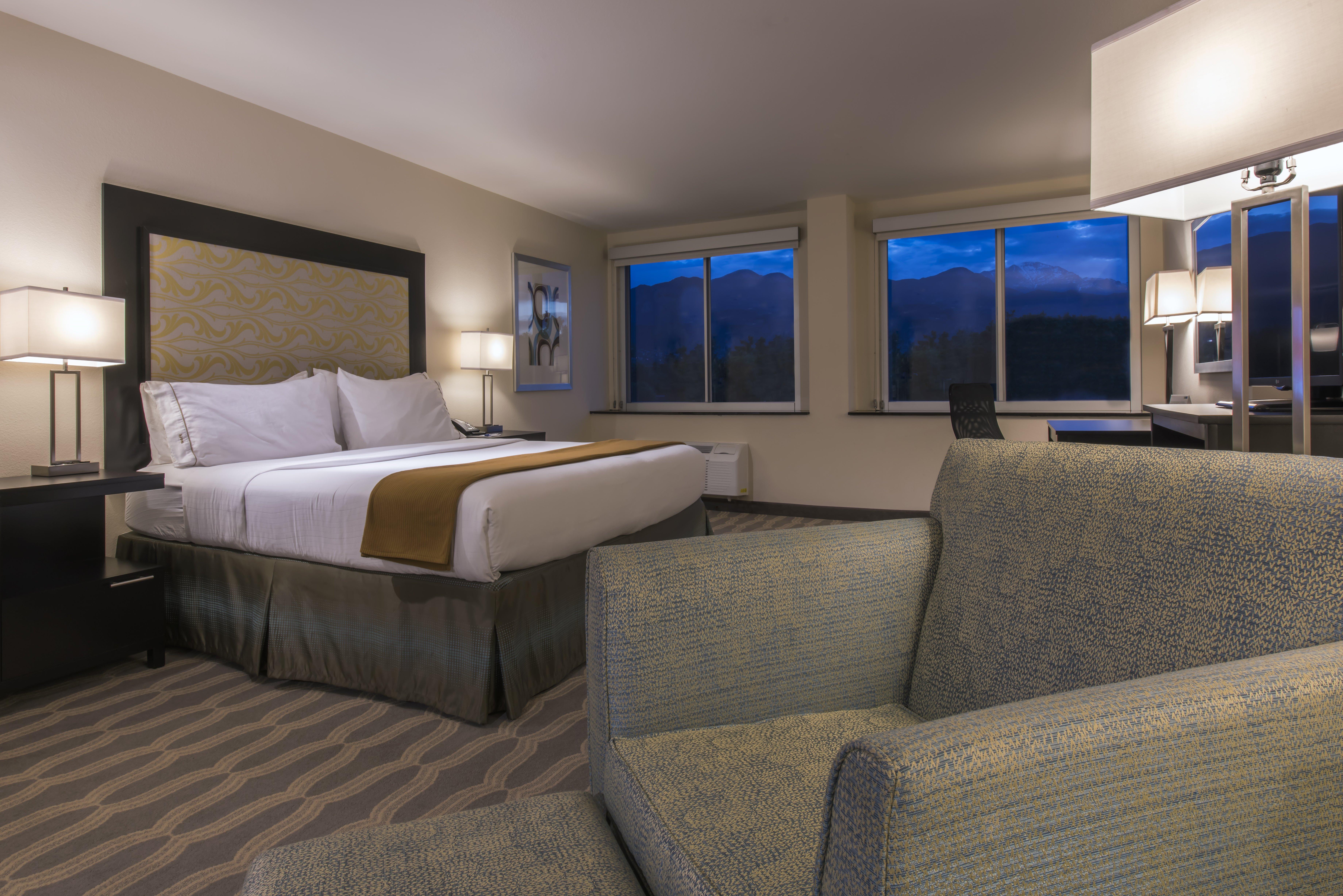 Holiday Inn Express & Suites Colorado Springs Central By Ihg Zewnętrze zdjęcie