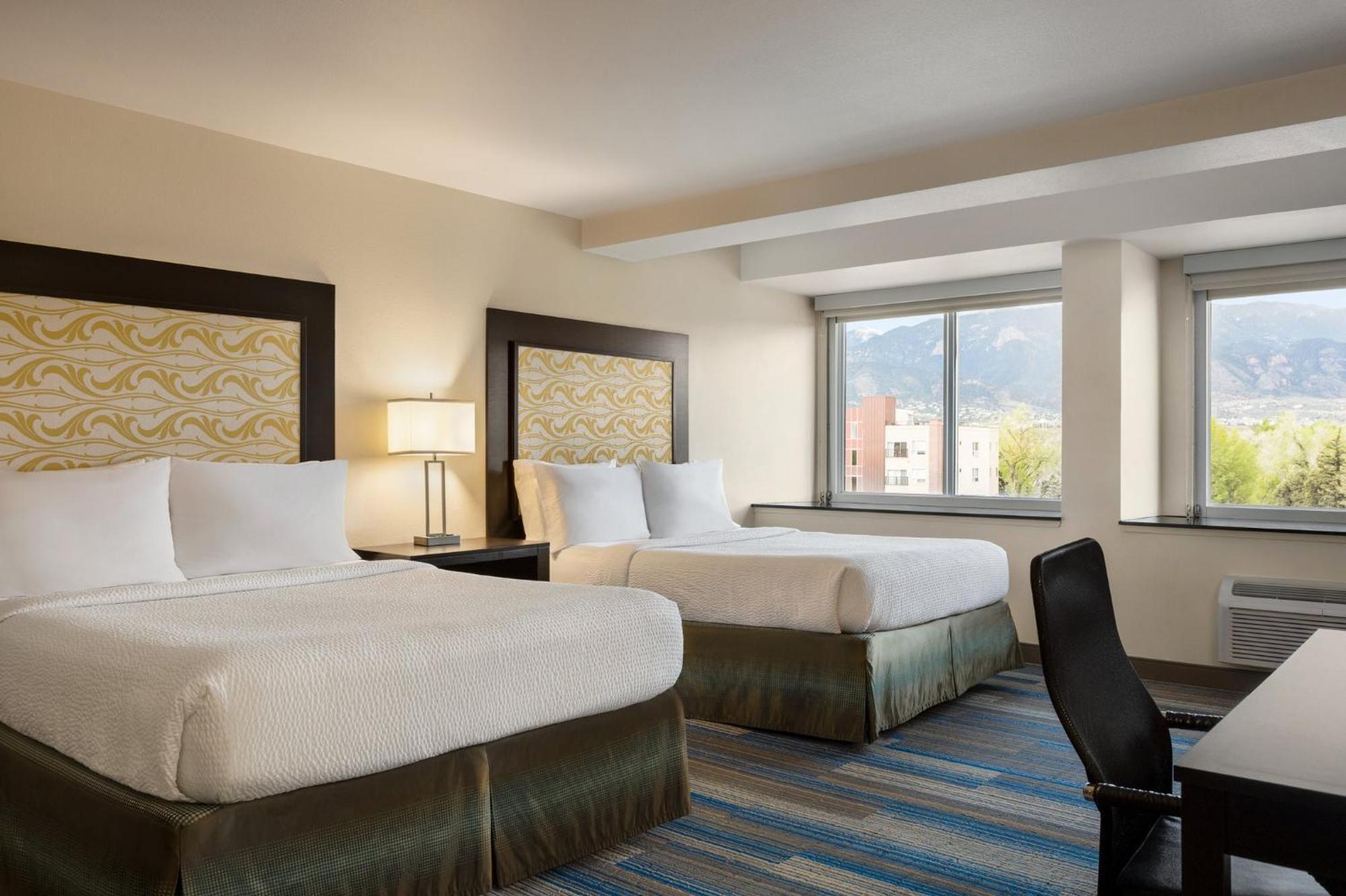 Holiday Inn Express & Suites Colorado Springs Central By Ihg Zewnętrze zdjęcie