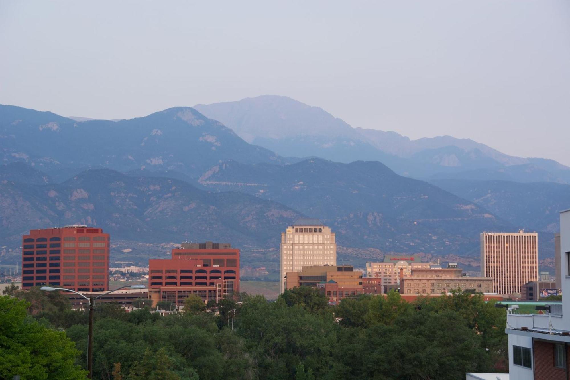 Holiday Inn Express & Suites Colorado Springs Central By Ihg Zewnętrze zdjęcie